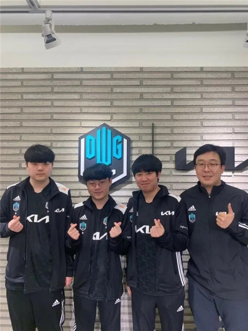 逼迫对手侧 逼迫对手侧